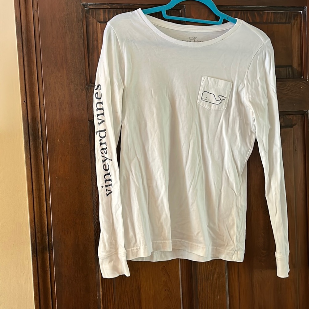 Vineyard vines, long sleeve white tee size S